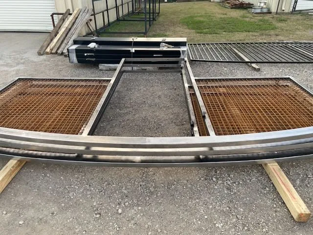 Complex frame assembly outdoors with dual-color finish